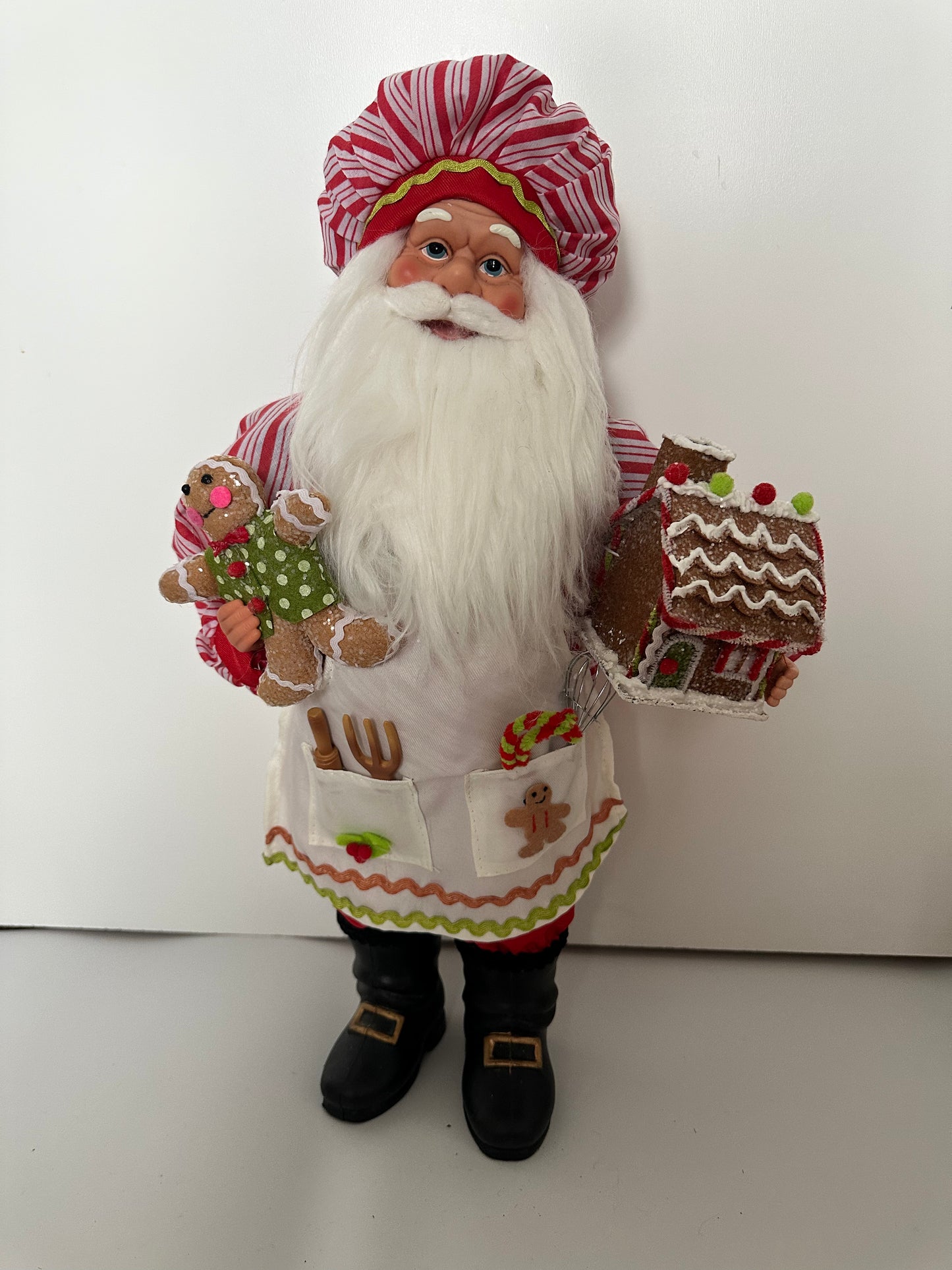 Gingerbread Santa Claus Baker