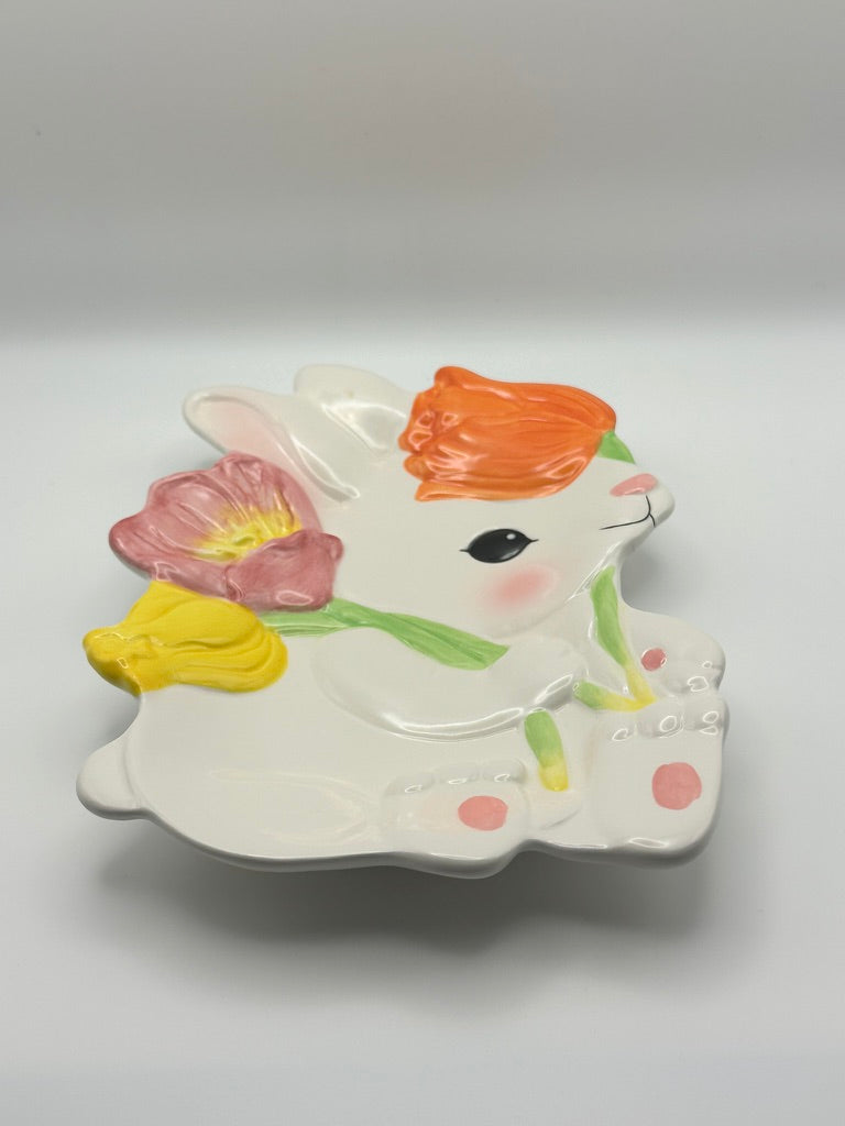 Chang Song Easter Plate, Bunny Holding Tulips, Small