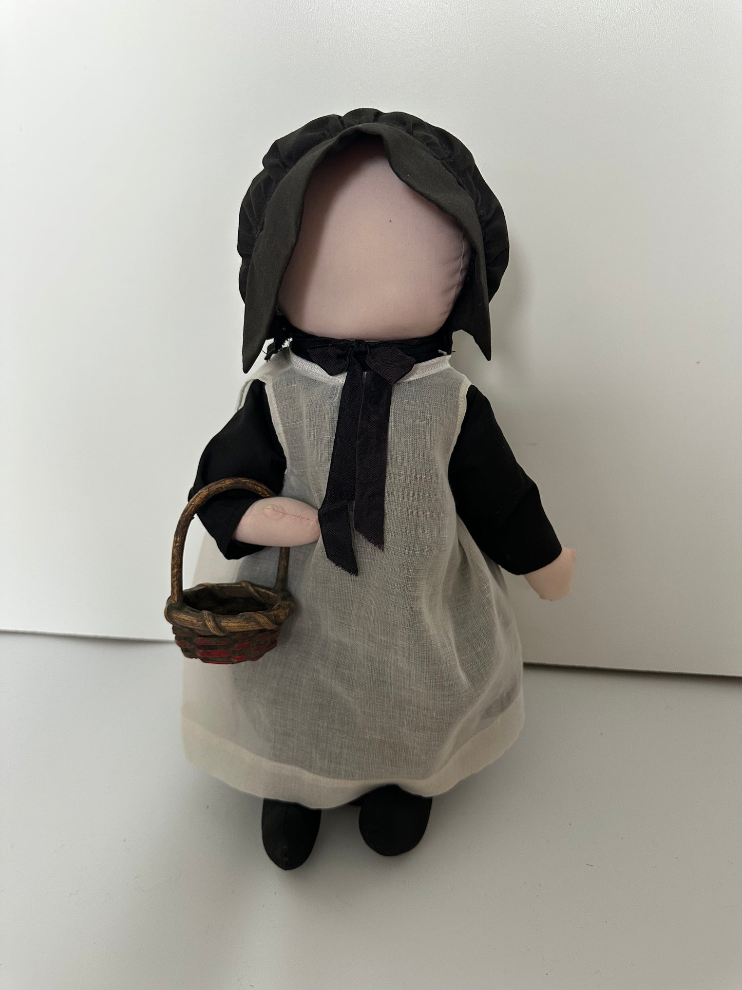 Faceless Amish Doll, Girl, With Basket