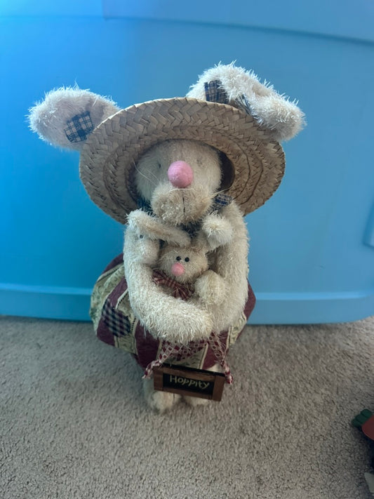 Rustic Farmer Bunny, Momma with Baby, Hoppity Sign